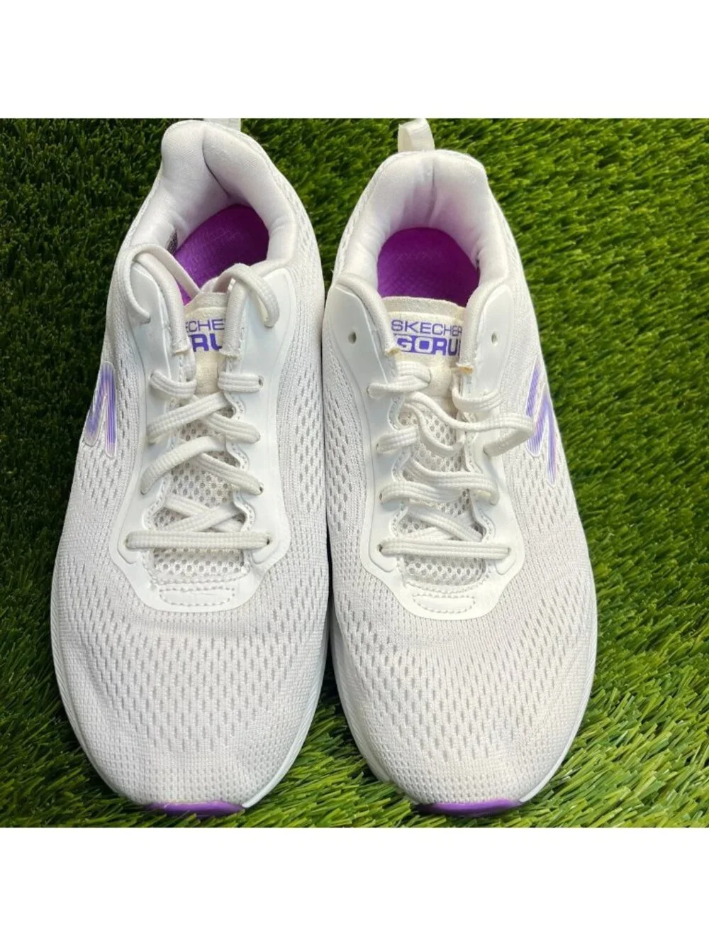 Skechers Go Run Arch Fit-Skyway Womens Size 8 White Running Shoes Sneakers